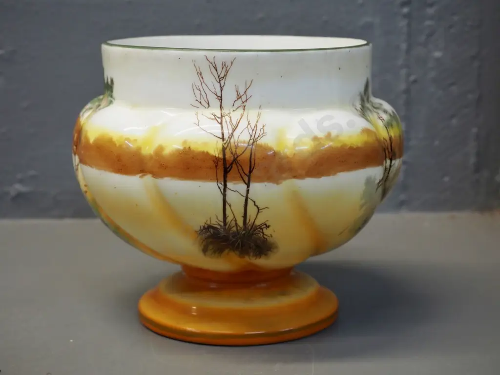 Royal Doulton Coaching Days comport bowl - some wear to decoration H-140 D-170 Image 1++