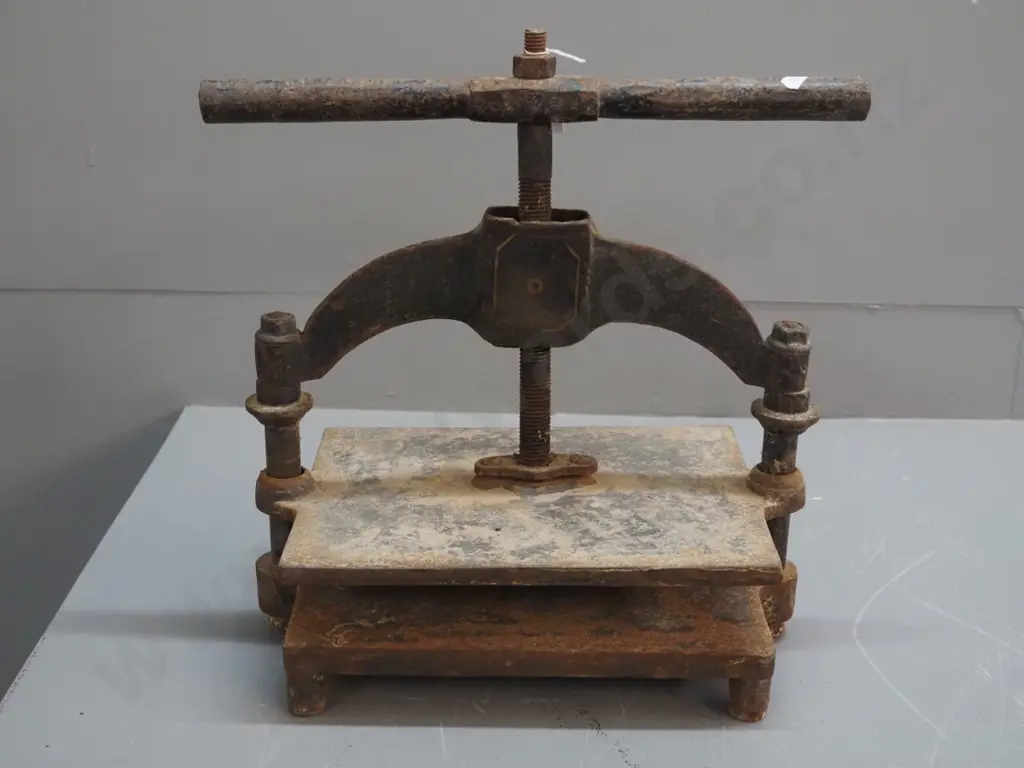 vintage cast iron book press - corrosion and pitting, mechanism stiff but working H420 W360 D230 Image 1++