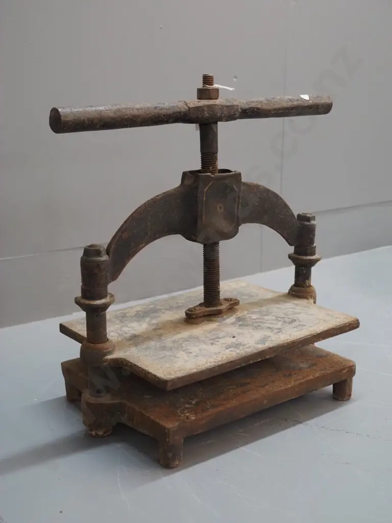 vintage cast iron book press - corrosion and pitting, mechanism stiff but working H420 W360 D230 Image 1++