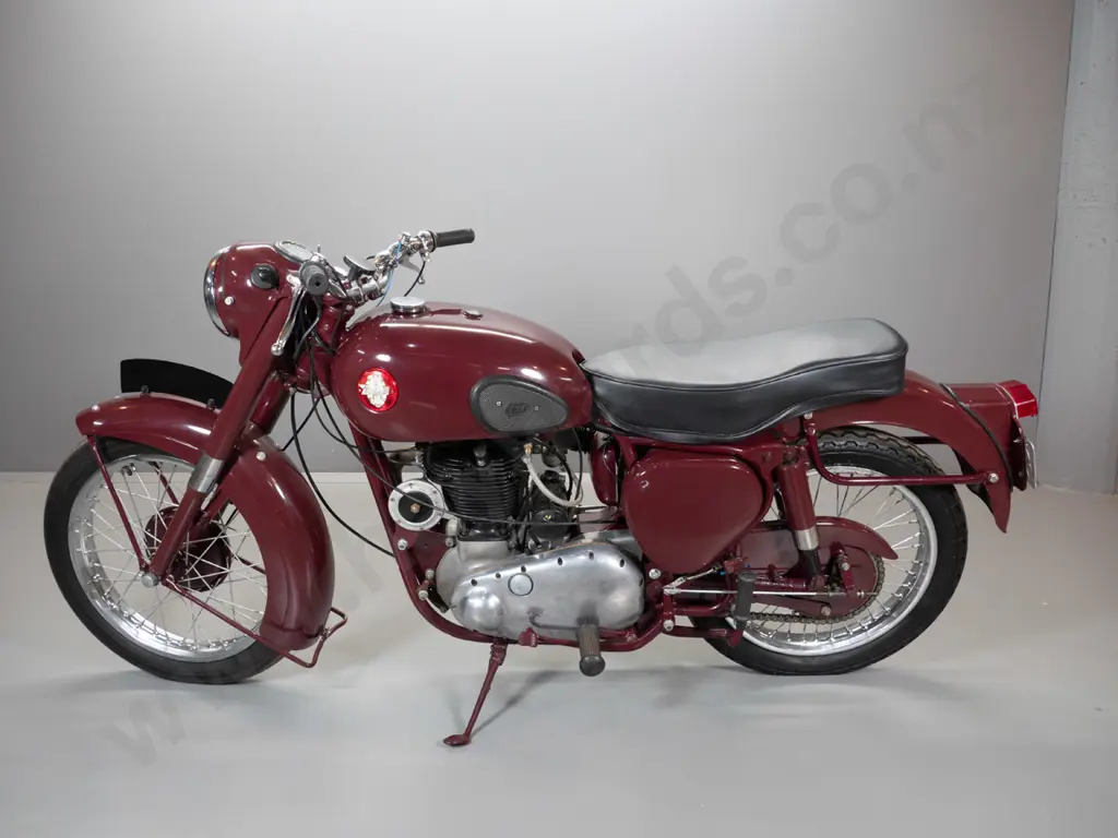 restored BSA  B31 1954 348cc motorcycle - with original registration papers, workshop manual and paint Image 1++