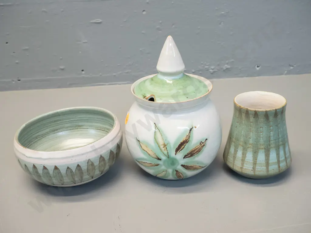 3 pieces Hanmer New Zealand pottery - lidded honey pot H-180, vase and bowl D-130 Image 1++