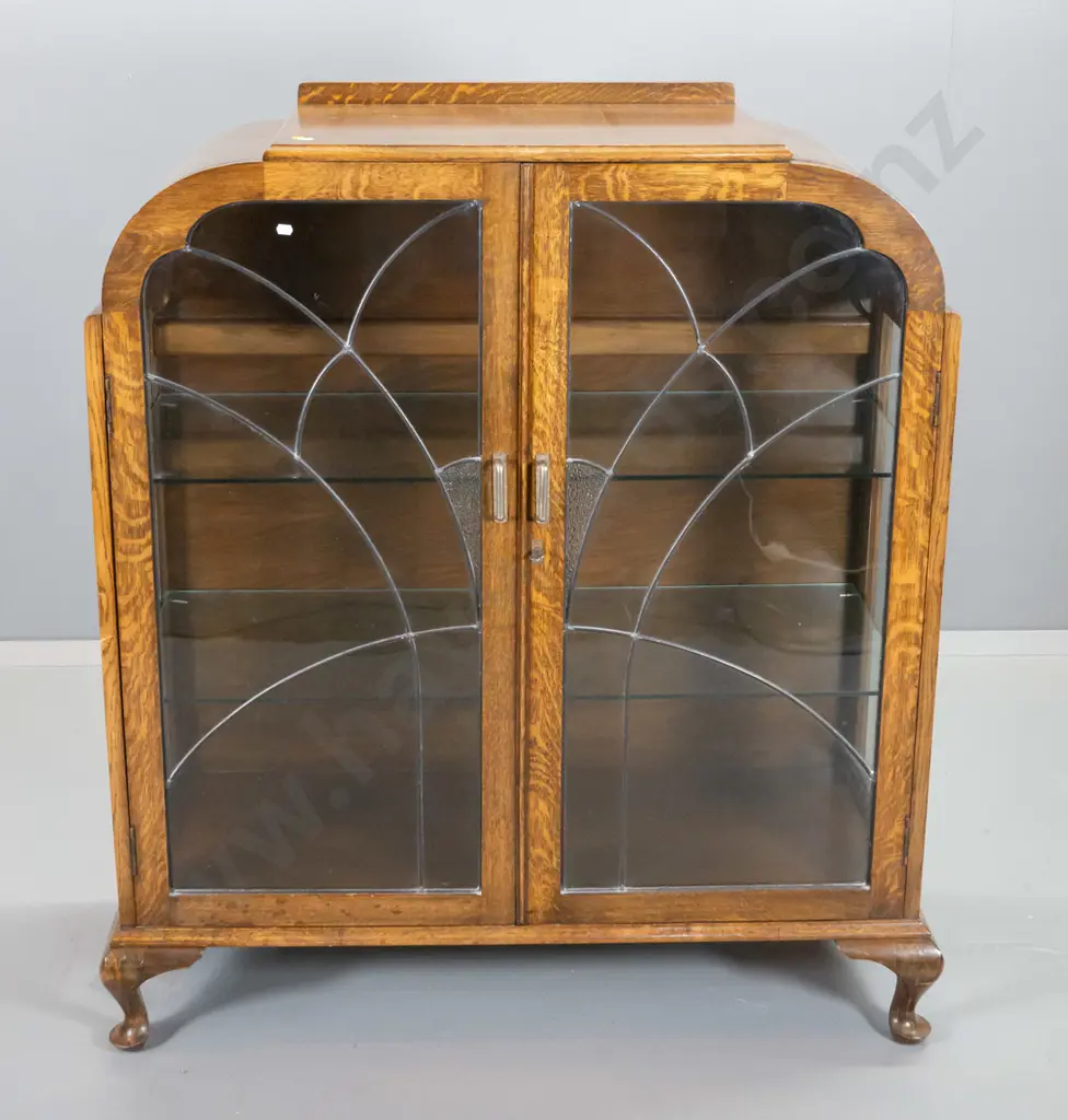 deco oak china cabinet w/2 leadlight doors, 2 adjustable glass shelves, key escutcheons but no key H1220 W1030 D410 Image 1++