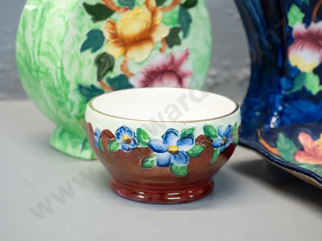4 small pieces of Maling china - 2 vases, pin dish and small bowl. Taller vase is H-130 Image 1++