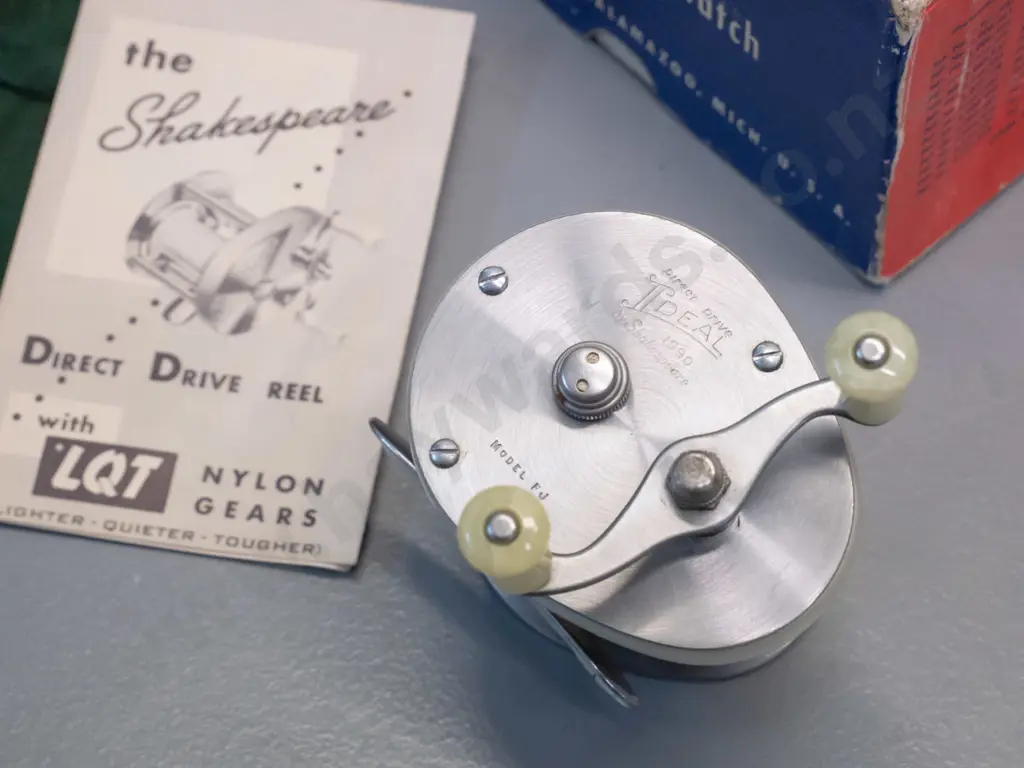 Shakespeare Ideal Direct Drive FJ fishing reel with original box, booklet and oil bottle Image 1++