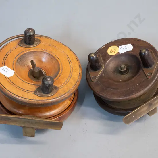 2 wood and brass fishing reels, no maker's marks - age wear, corrosion to brass - larger is D-110