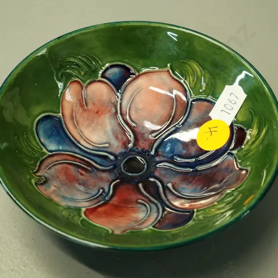 small Moorcroft anemone pattern dish D-110
