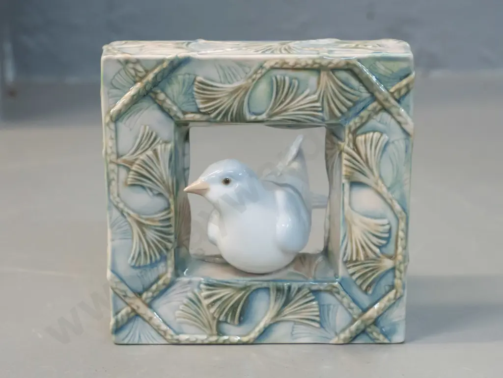 Lladro bird in a frame figure H-100 Image 1++