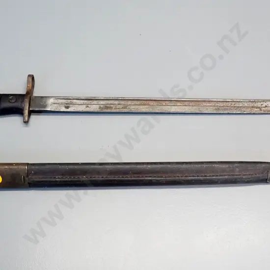WWI era English bayonet in scabbard - marked Remington "1913 5 17" L-580, some surface corrosion