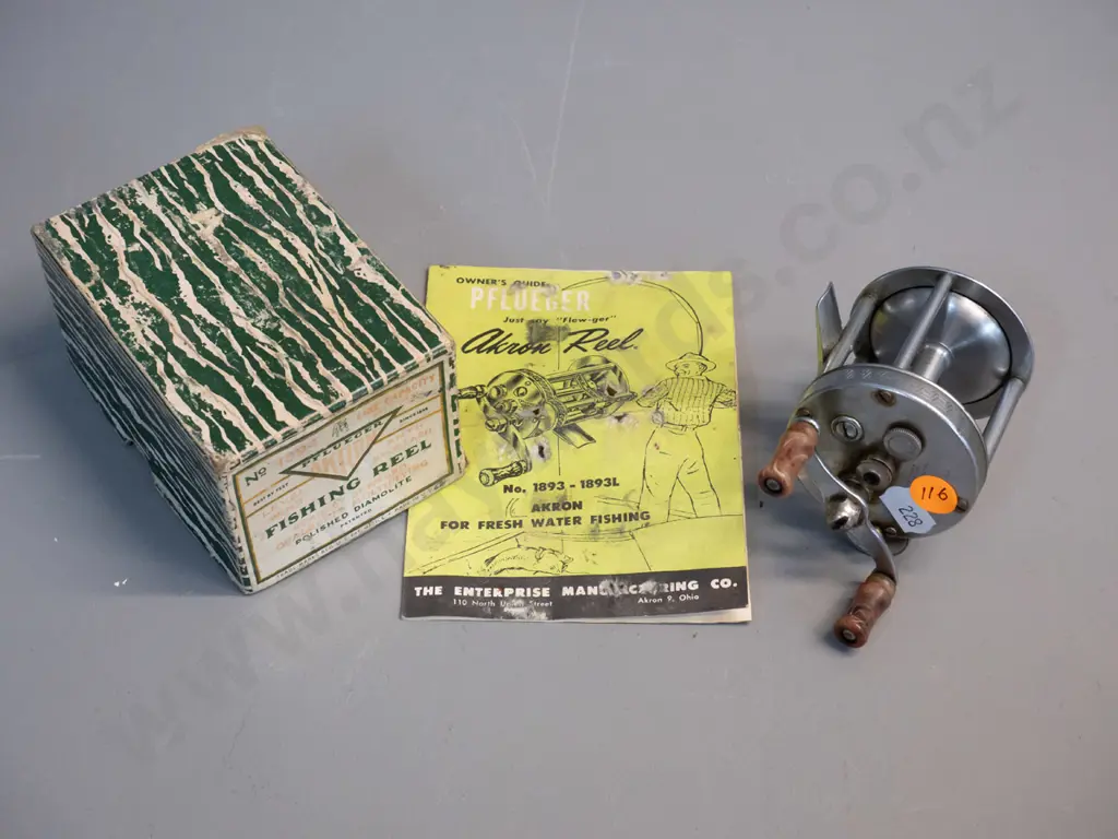 Pfluegel Akron Ohio Model 1894 fishing reel in original box Image 1++