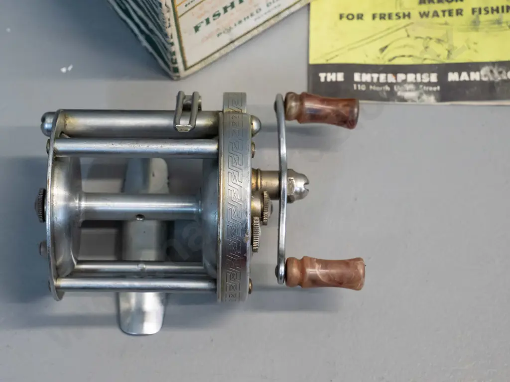 Pfluegel Akron Ohio Model 1894 fishing reel in original box Image 1++