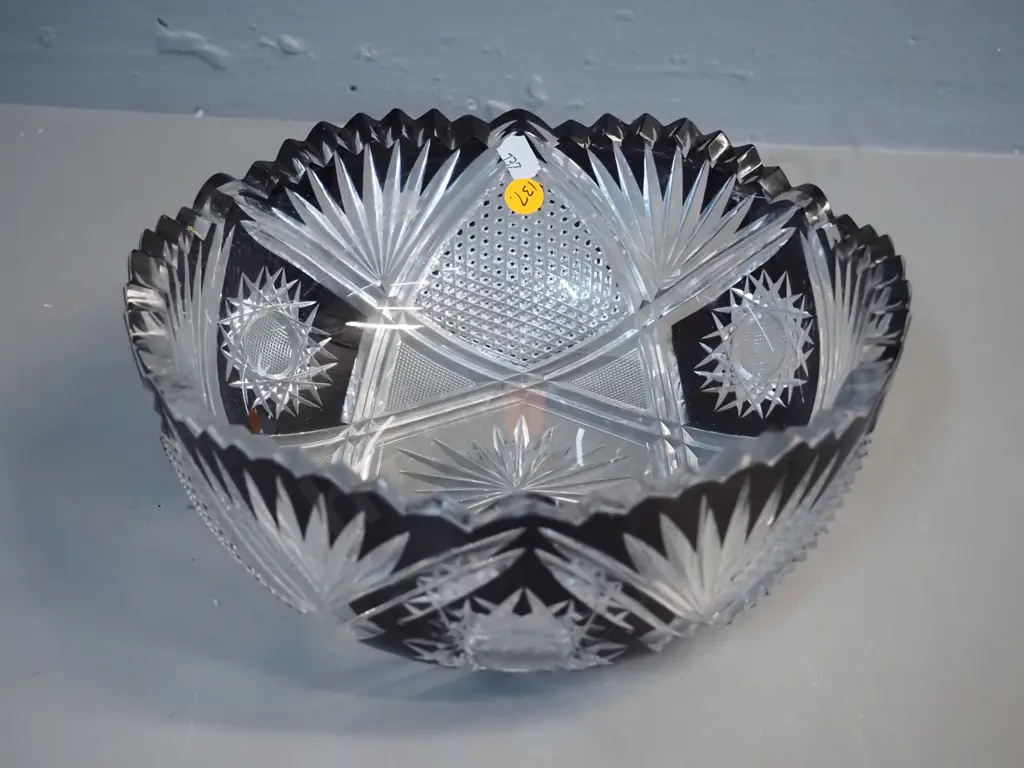 vintage cut crystal bowl - onyx cut to clear H95 D230 Image 1++