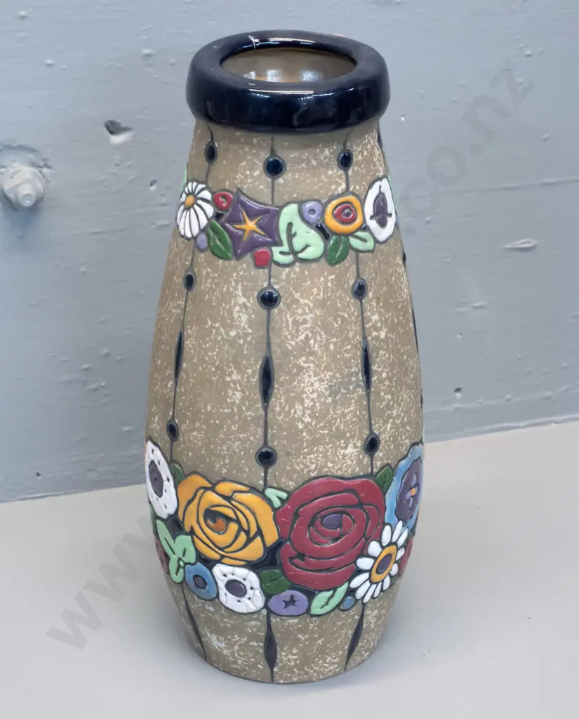 amphora vase H-320 - has manufacturing under-glaze fault to rim Image 1++