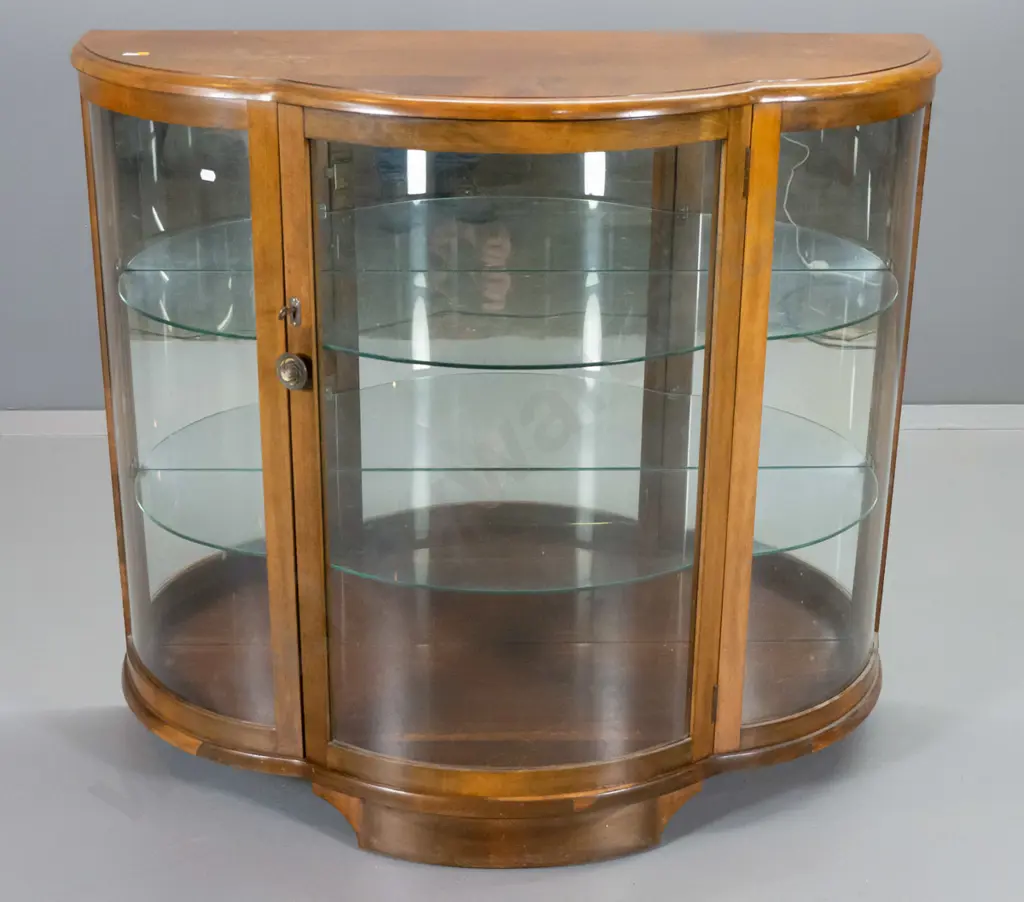deco mahogany bow-front single door china cabinet - 2 adjustable glass shelves, escutcheons & key - H940 W1030 D420 Image 1++