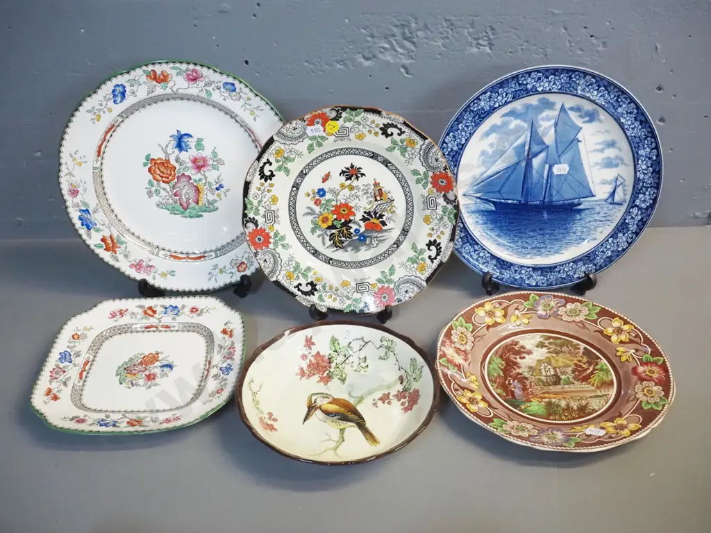 assorted English cabinet plates - Spode D-270, Wedgwood, etc - and a Doulton kingfisher dish Image 1++