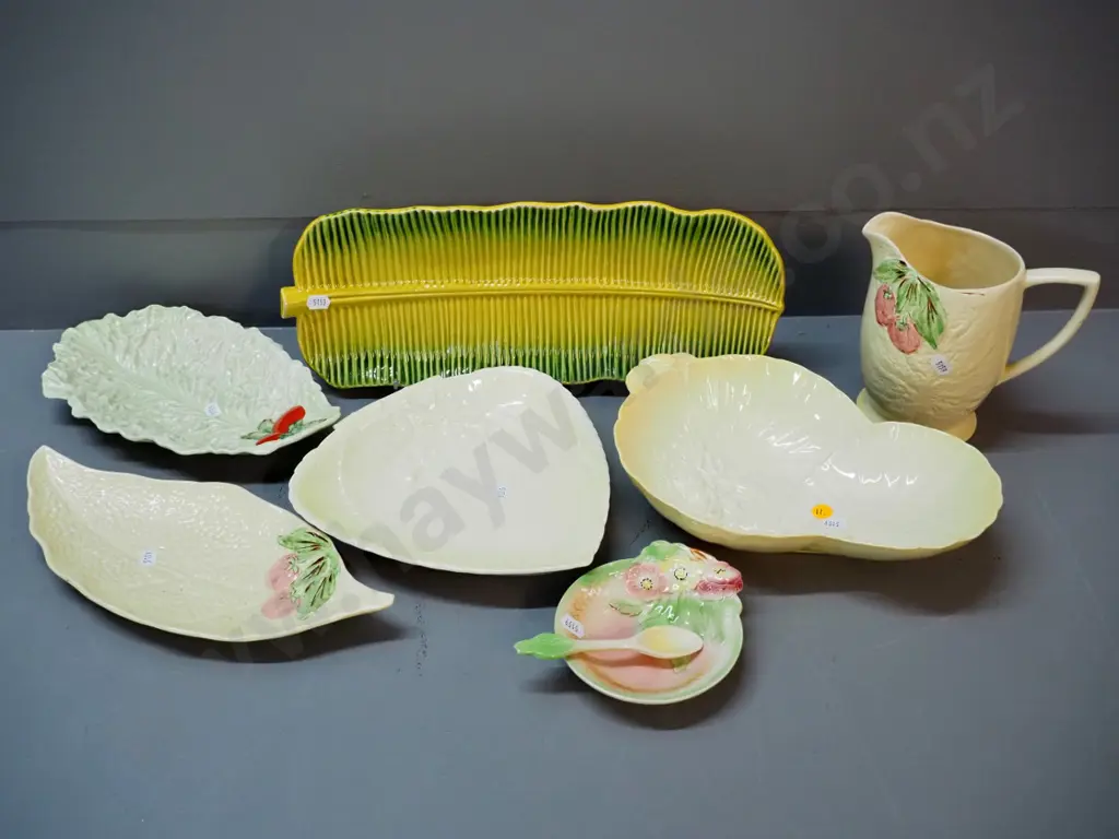 collection of English salad ware - 3 Carlton ware, 2 Fancy Fare, Melba ware dish & spoon, unmarked leaf dish L390 Image 1++