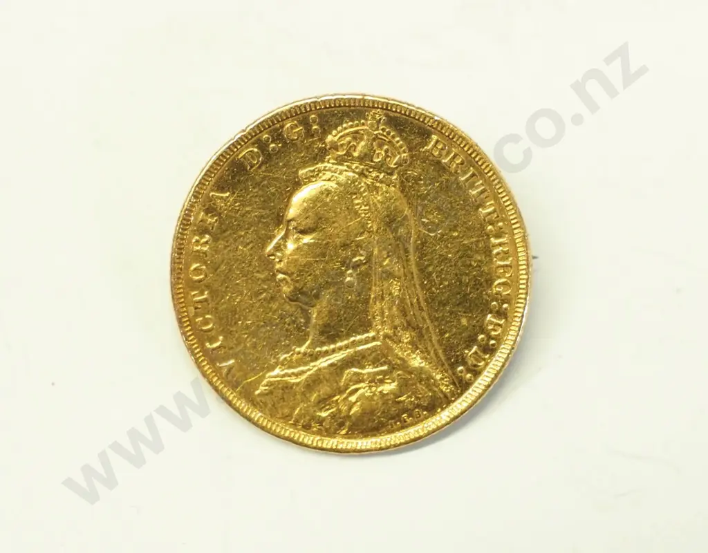 1887 full sovereign made into brooch Image 1++