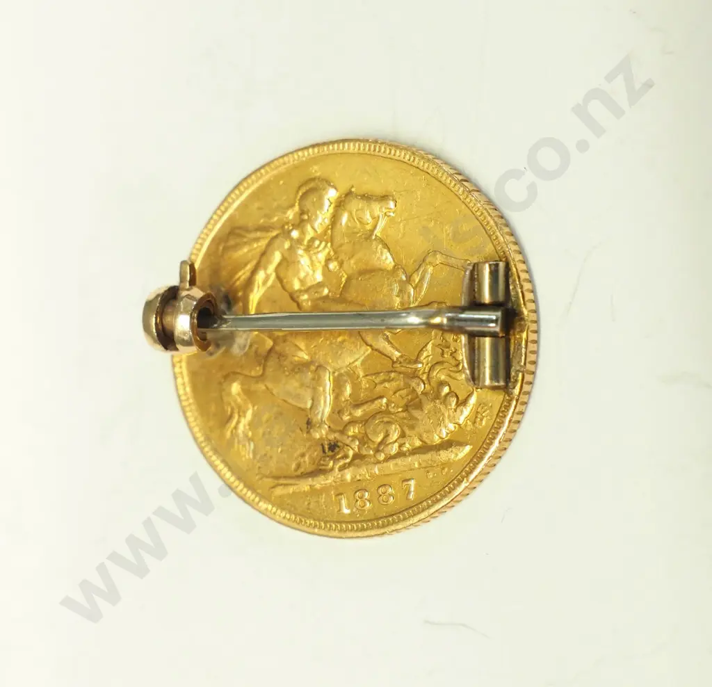 1887 full sovereign made into brooch Image 1++