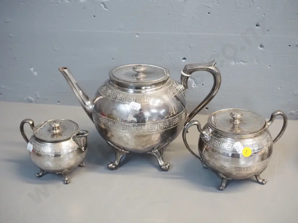 silver plated teapot, cream jug & lidded sugar set - teapot H-170 L-270 Image 1++