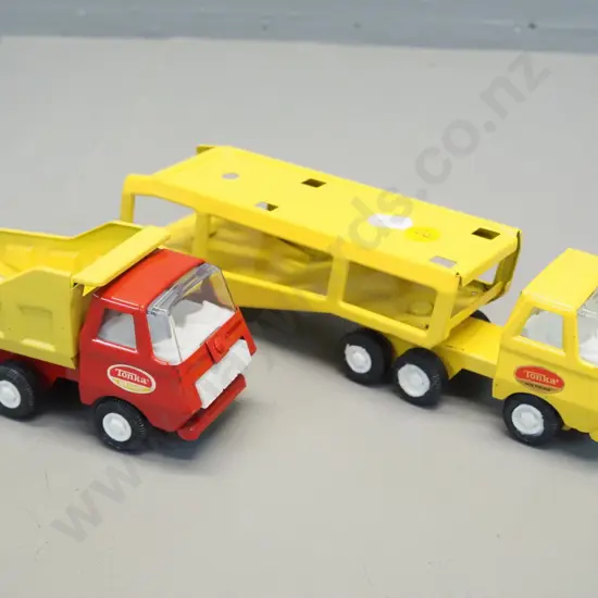 2 retro Tonka toy trucks - 2-piece car carrier (some glue residue on a few wheels) L-250 and dump truck