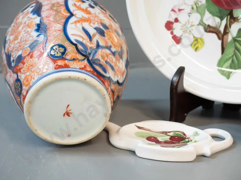 3 pieces Portmeirion Pomona and an Asian Imari colour vase. Pomona plate is D-270 Image 1++