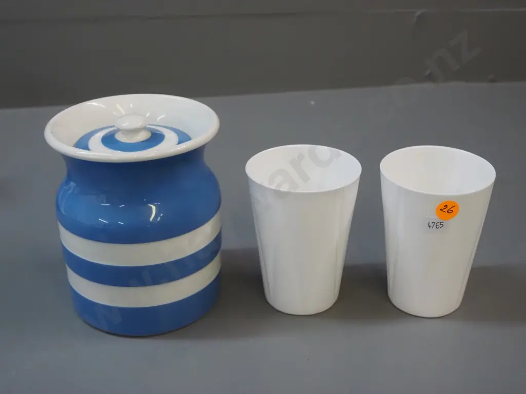 2 Shelley beakers and a Cornish Ware storage jar H-130 - lid seems too small Image 1++