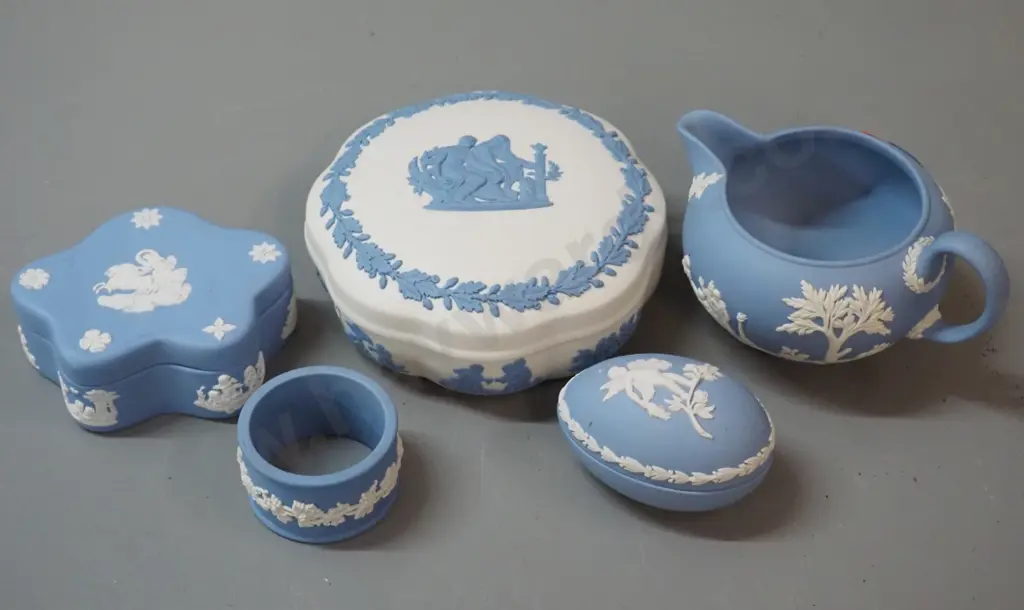 Wedgwood jasperware - blue & white - blue on white lidded trinket, small trinkets, jug and napkin ring Image 1++