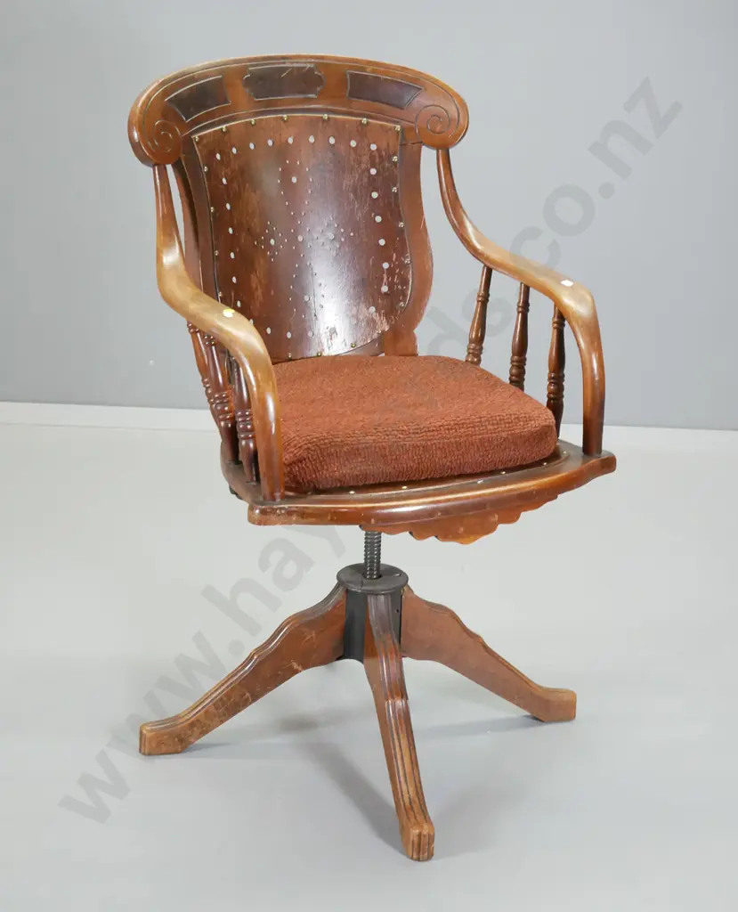 vintage oak swivel & tilt office chair w/turned spindles, loose seat cushion, pierced ply seat & back H940 W560 D530 Image 1++