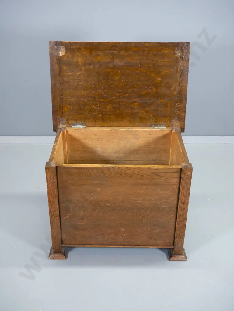 deco oak small storage chest w/hinged lid H-500 W-610 D-400 Image 1++