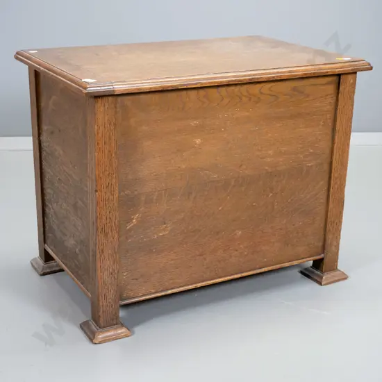 deco oak small storage chest w/hinged lid H-500 W-610 D-400