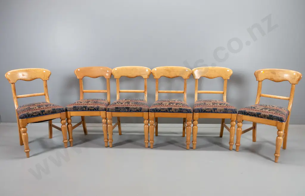 6 kauri colonial dining chairs w/turned front legs - some loose trim and threads, polish needs attention H850 W470 D450 Image 1++