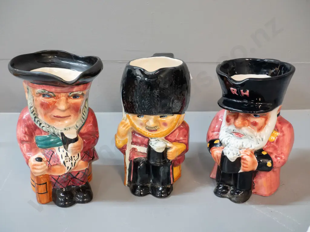 3 Shorter & Sons character jugs - Scotsman, Chelsea Pensioner, beefeater - each approx H-170 Image 1++