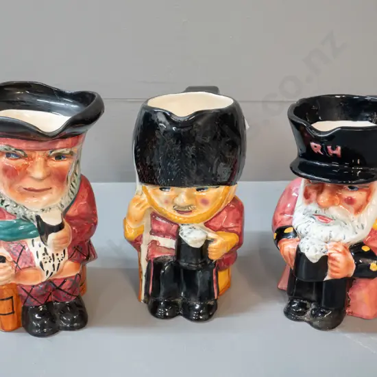 3 Shorter & Sons character jugs - Scotsman, Chelsea Pensioner, beefeater - each approx H-170