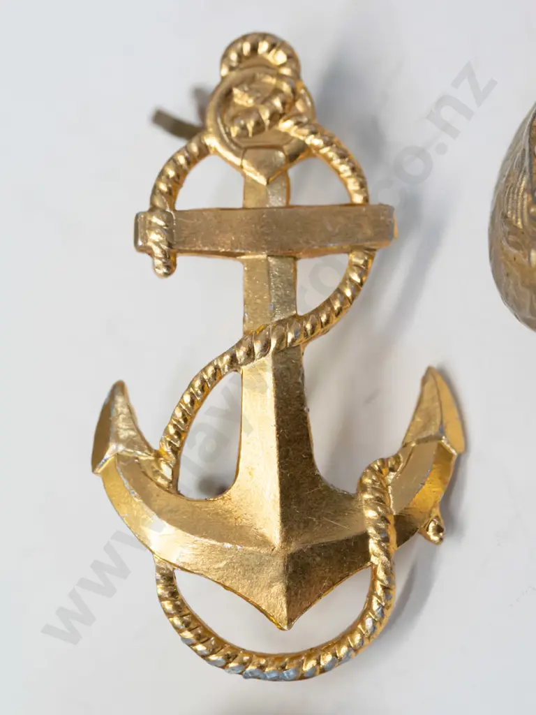 7 large buttons, 6 small buttons & anchor lapel pin Image 1++