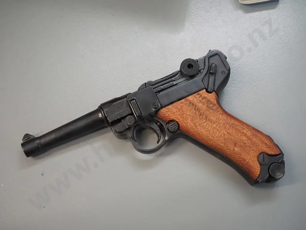 Denix 938 replica Luger P08 pistol with box of 8mm blanks Image 1++
