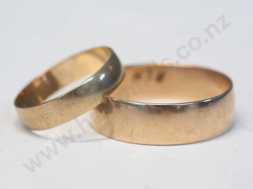 2 9ct gold wedding rings Image 1++