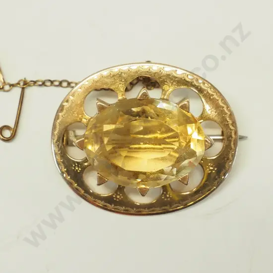 15c amber brooch with safety chain