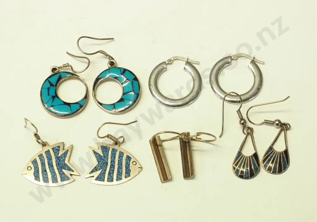 5 pairs asstd silver earings Image 1++