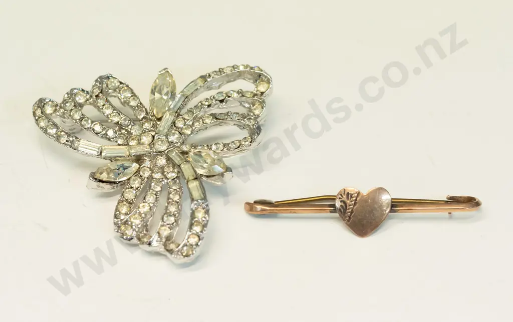 9ct heart bar brooch & a costume brooch Image 1++
