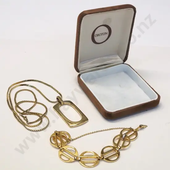 2 pieces of Oroton jewellery - pendant on chain and bracelet, with Oroton case