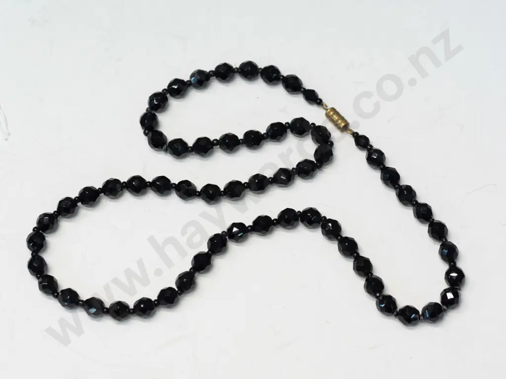 black beaded necklace Image 1++