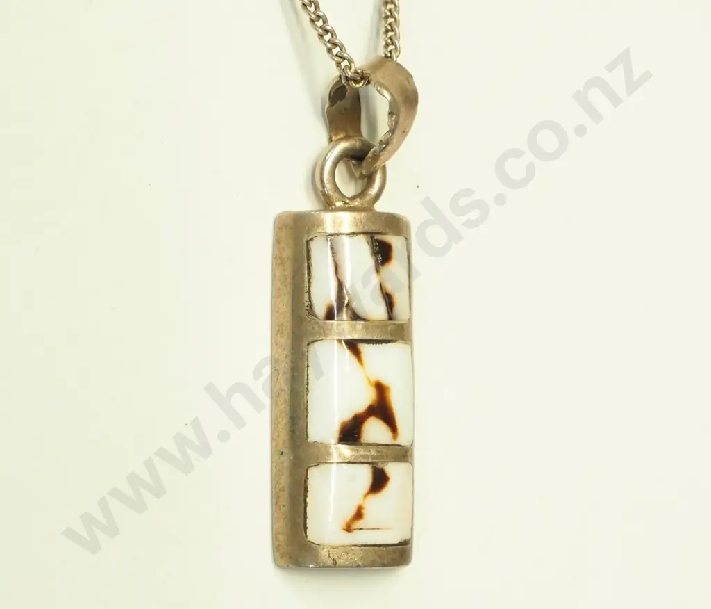 silver necklace stamped 925 Image 1++