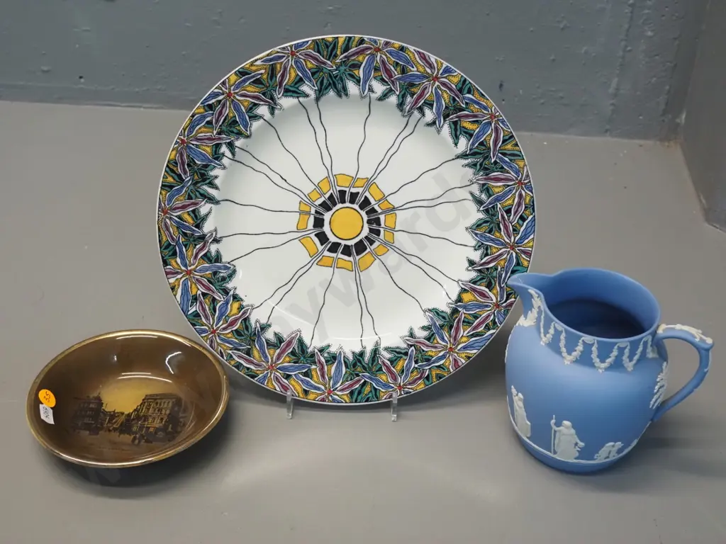 Wedgwood cabinet plate D260 & blue jasperware jug and a Vista Ware Dunedin High Street jam dish Image 1++
