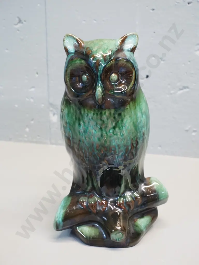 Blue Mountain pottery owl H-250 Image 1++