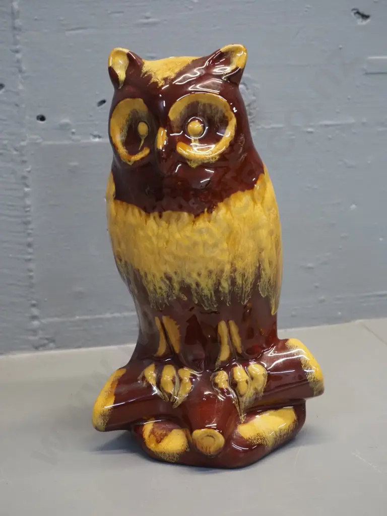 yellow and brown Blue Mountain pottery owl  H-250 Image 1++
