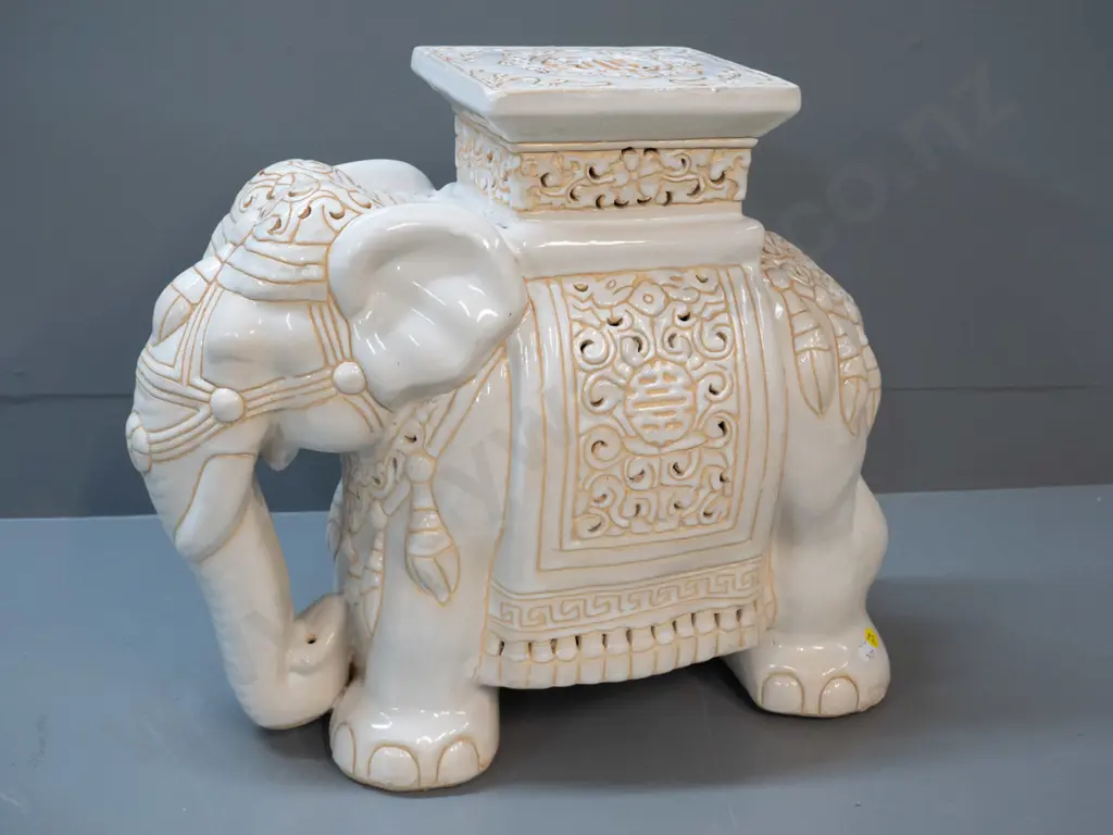 asian cream & gold porcelain large elephant plant stand H-430 L-500 W-230 Image 1++