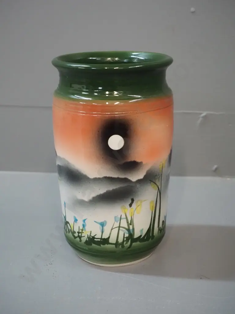 Barrie Payne New Zealand pottery vase H-190 Image 1++