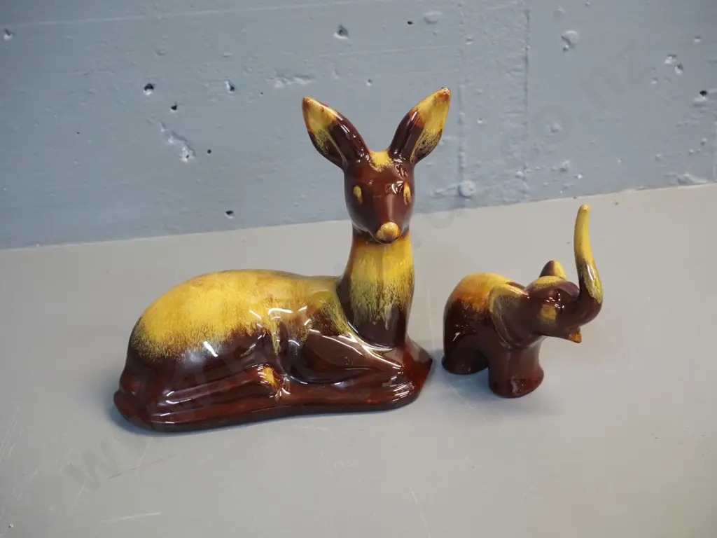 2 brown and gold Blue Mountain pottery figures - sitting deer H-180 and small elephant Image 1++