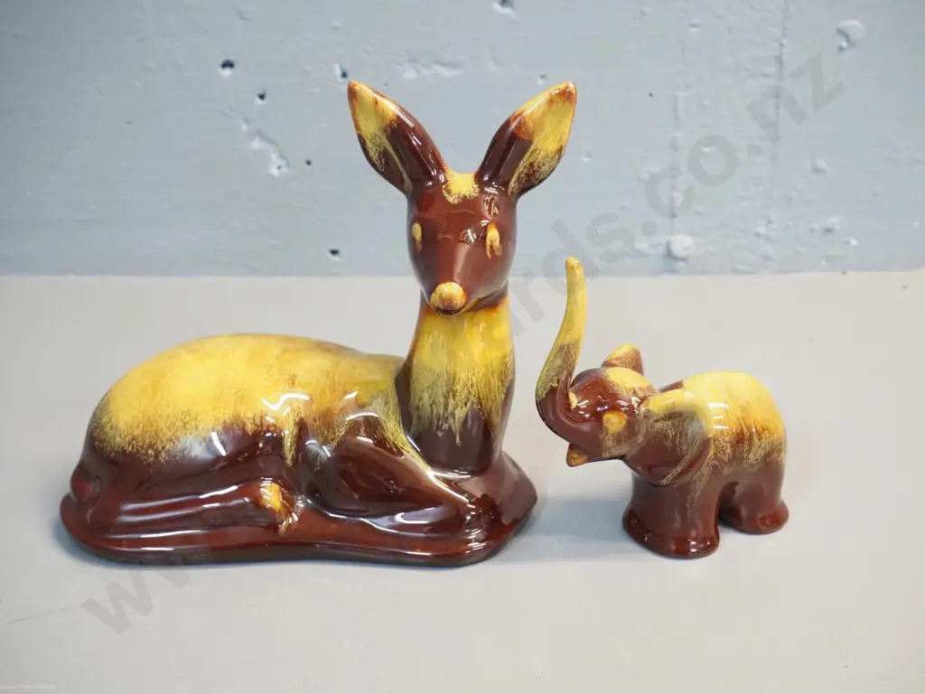 2 brown and gold Blue Mountain pottery figures - sitting deer H-180 and small elephant Image 1++