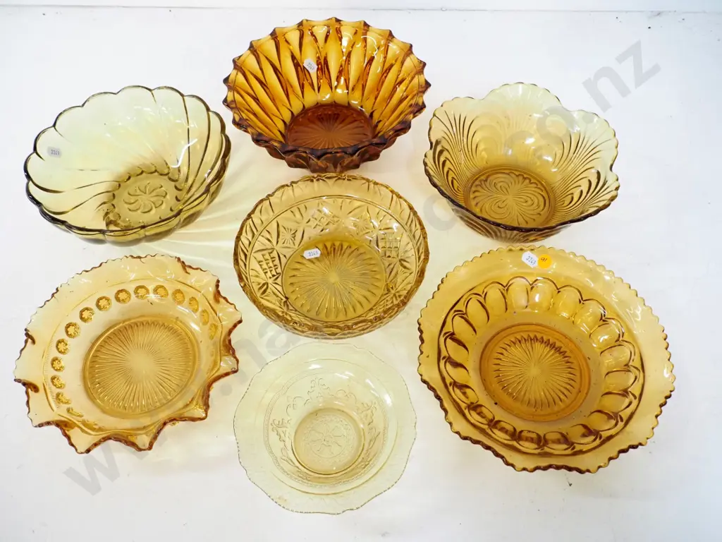 7 amber depression glass bowls - largest is D-230 Image 1++