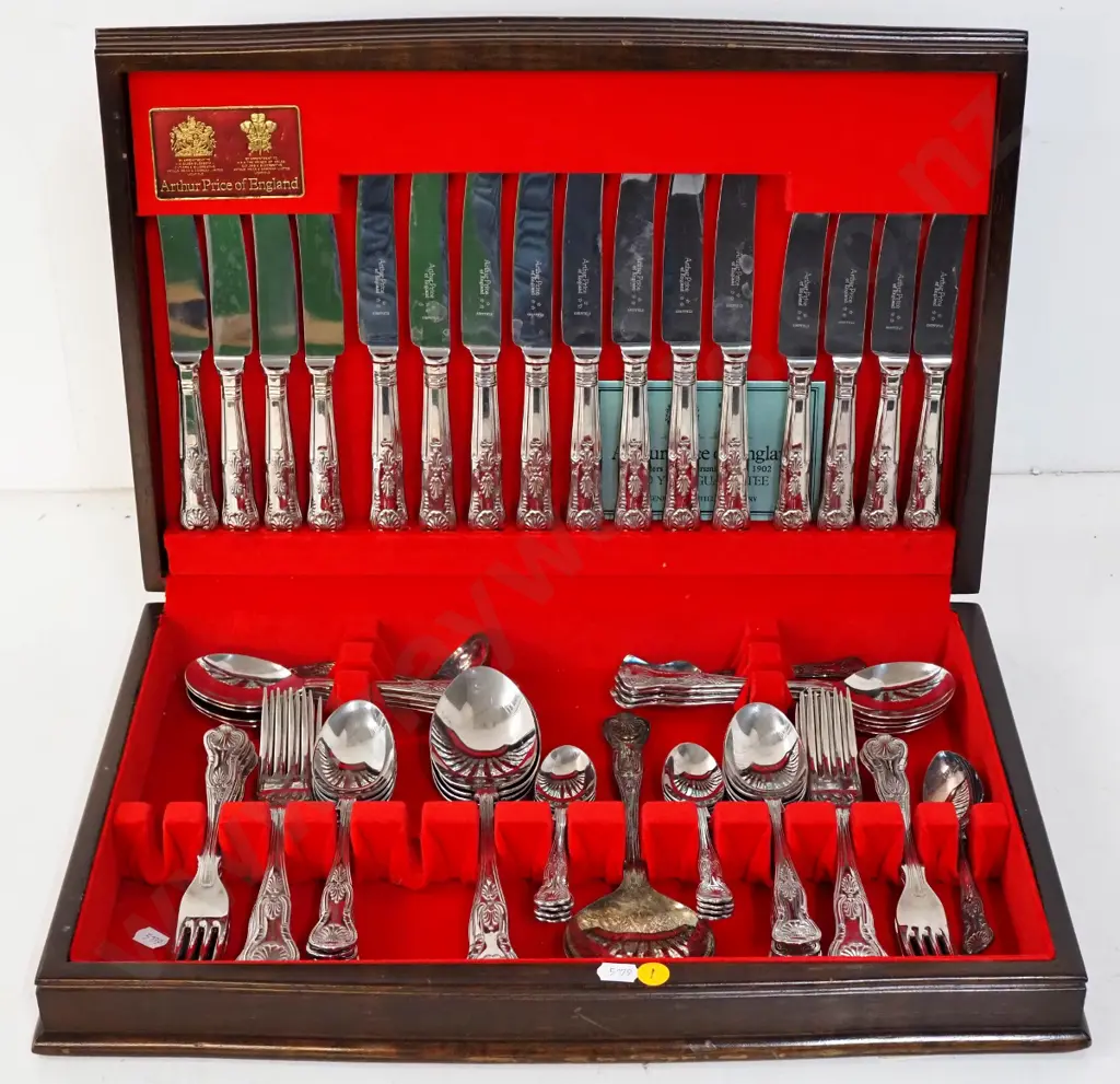 oak-cased 8 place canteen of cutlery - Arthur Price - King's pattern, seems to be missing one item (butter knife?) Image 1++